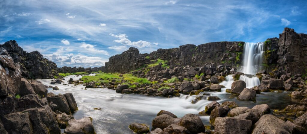 Cascata nel Parco Thingvellir, in Islanda