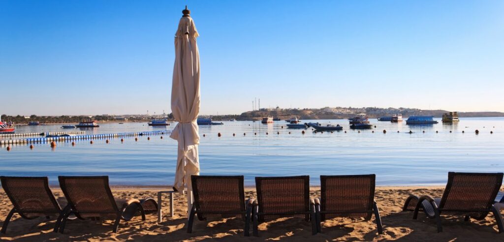 Una vista splendida e suggestiva della Naama Bay di Sharm al crepuscolo.