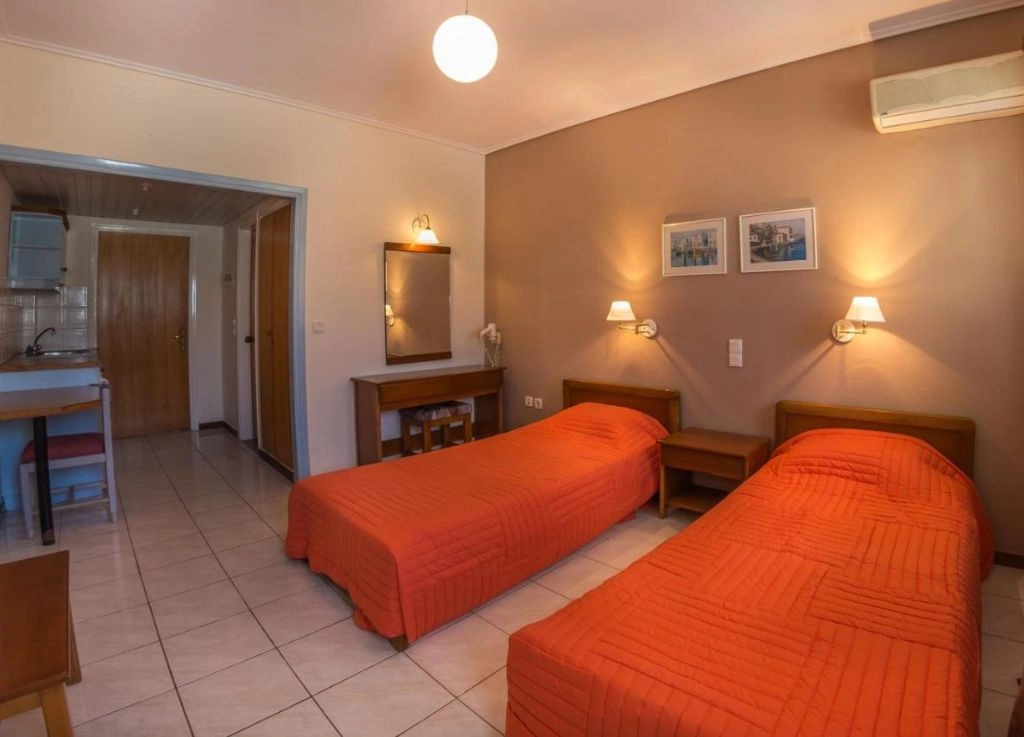 vv-Hotel-Chryssi-Atki-5.webp